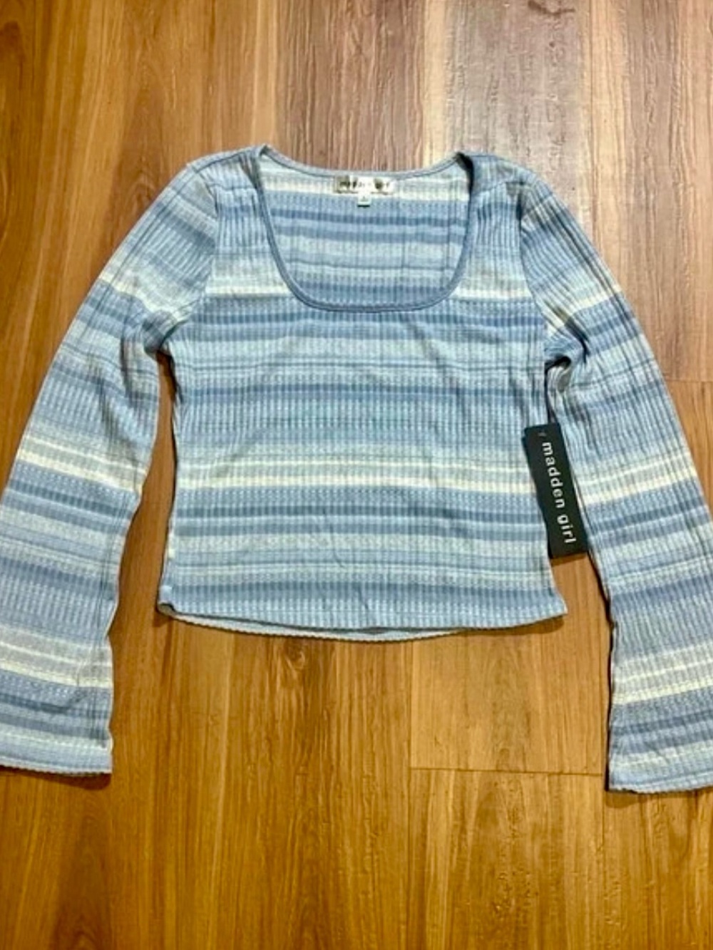 Madden Girl Light Blue and White Striped Long Sleeve Scoop Neck Top Large